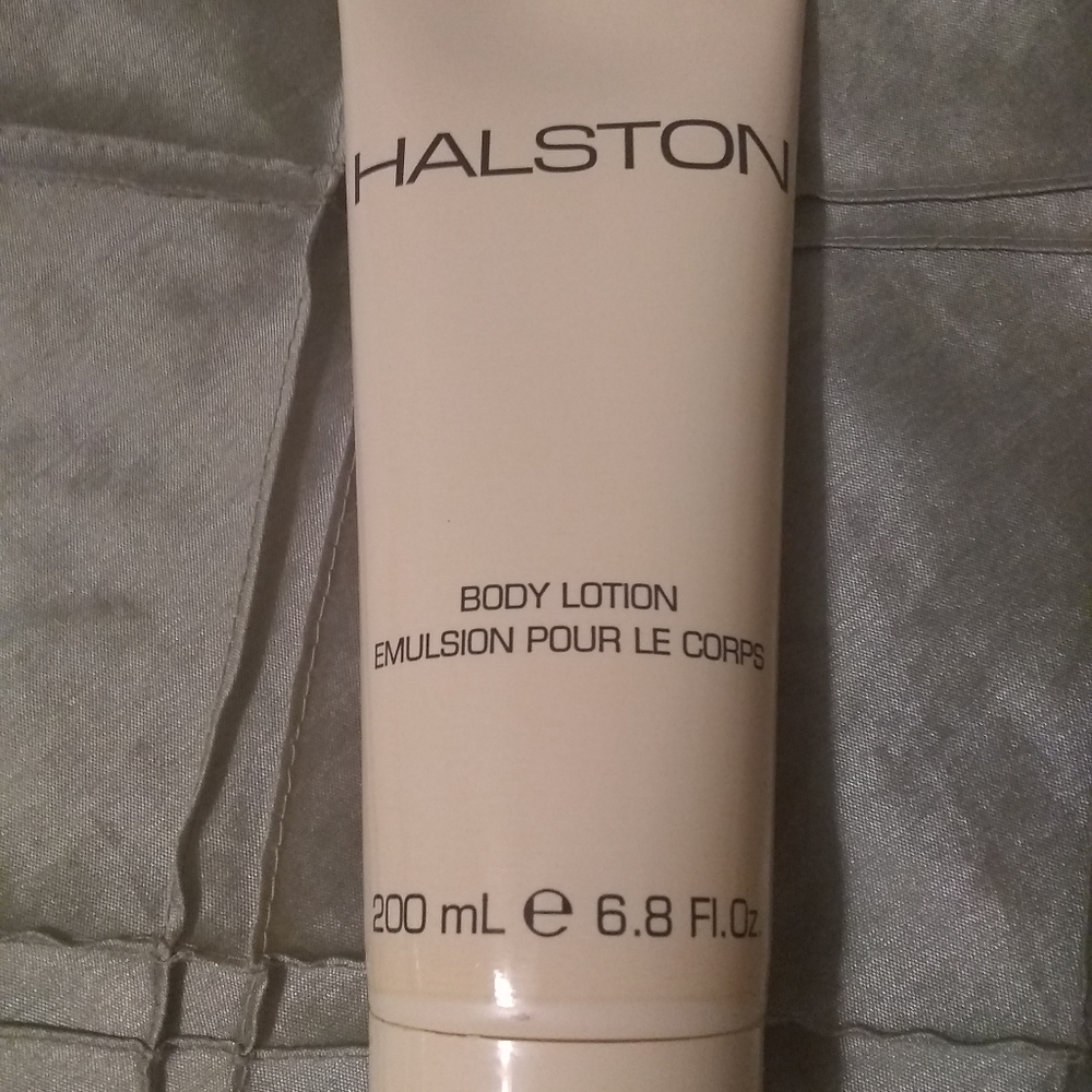 Halston body lotion
